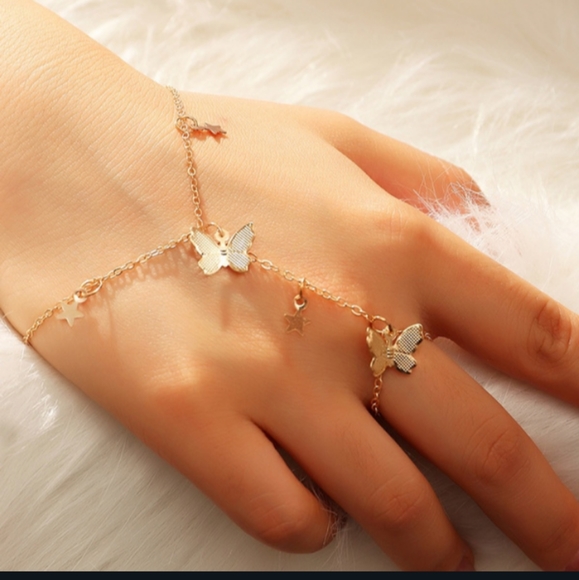 Jewelry - HP!! NWT Boho Gold Butterfly Finger Bracelet!